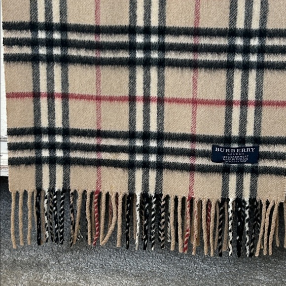 Vintage Burberry Cashmere Scarf Classic Check Made in England - Picture 4 of 7